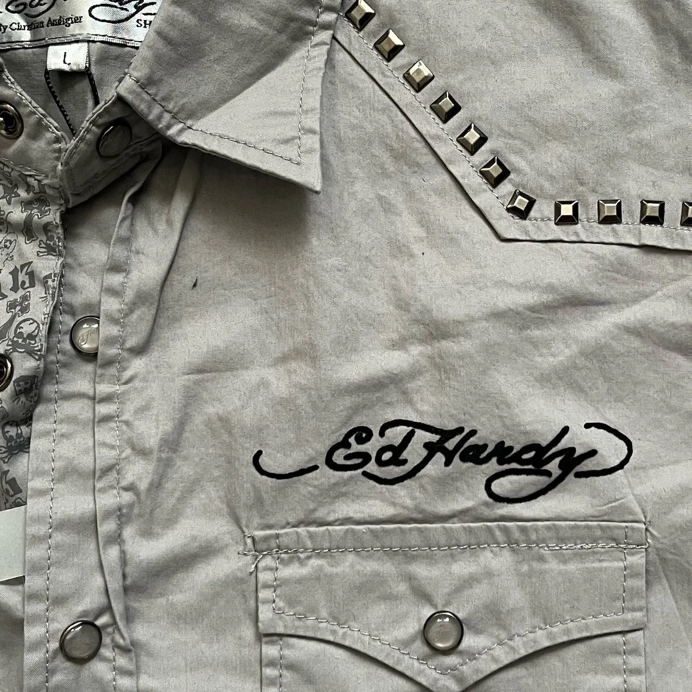 Y2K Ed Hardy Gray Graphic Men's Shirt - Picture 4 of 4